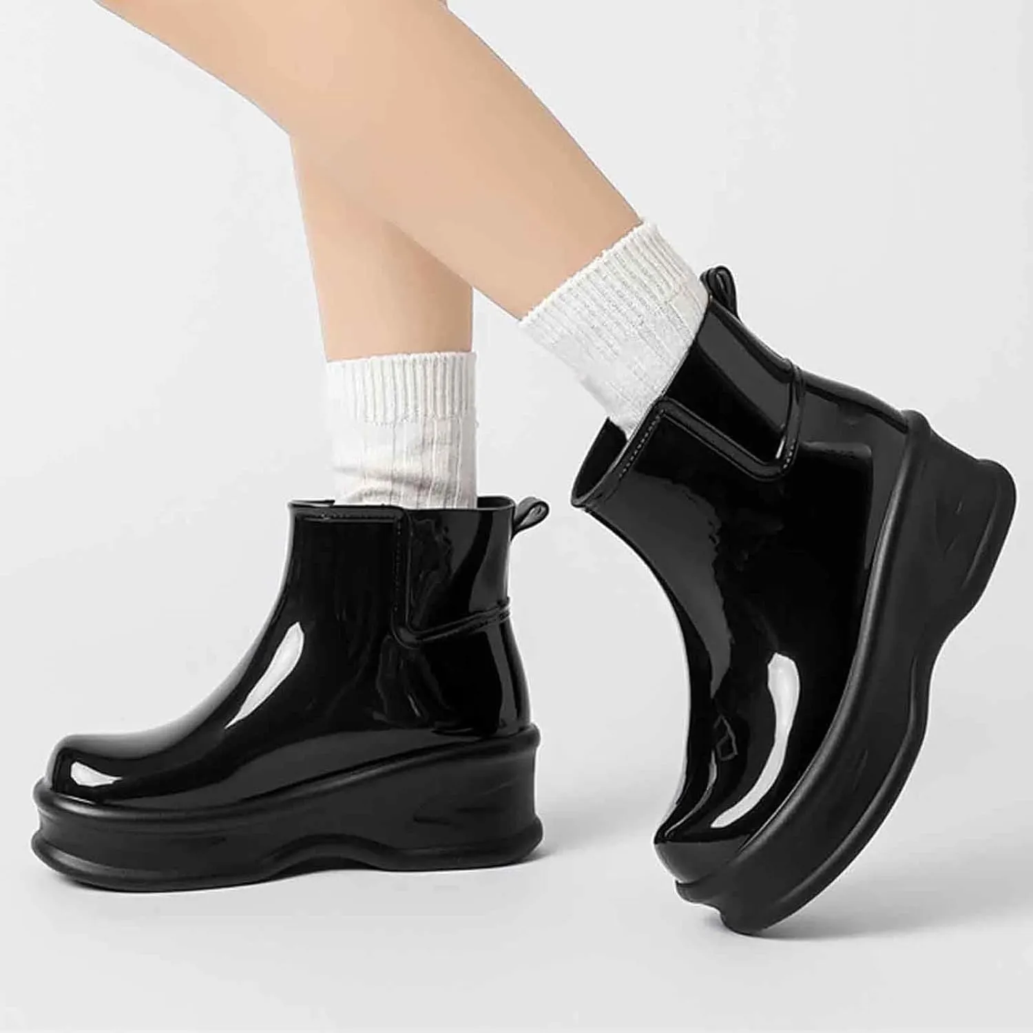 Durable Women's Rain Shoes Thick Sole Footwear Rainy Days Perfect Outdoor Activities Stylish and Rain Boots with Dogs