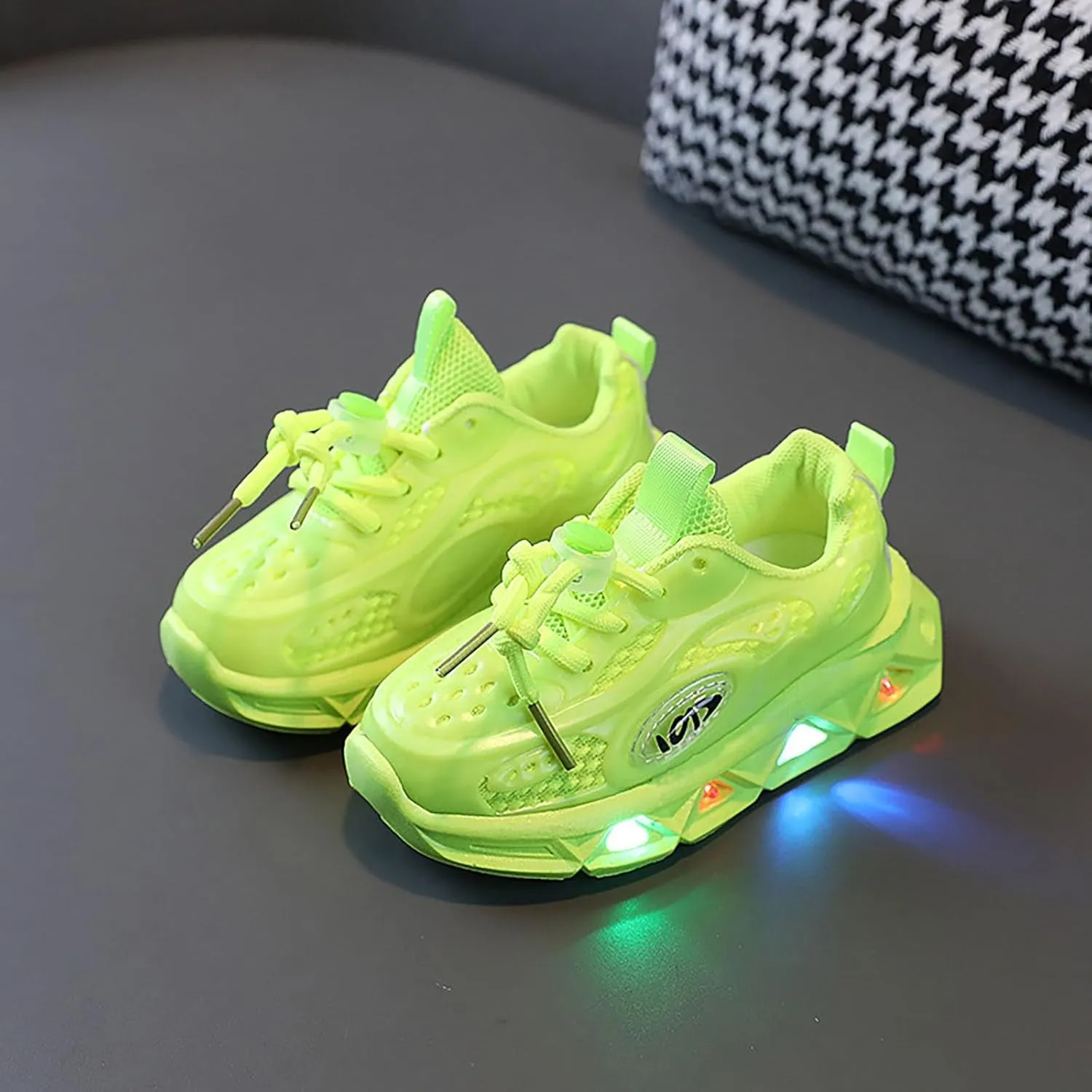 Fashion LED Light Baby Shoes Casual Children Shoes Boys Girls Sandals Soft Kids Sports Toddler Athletic Shoe