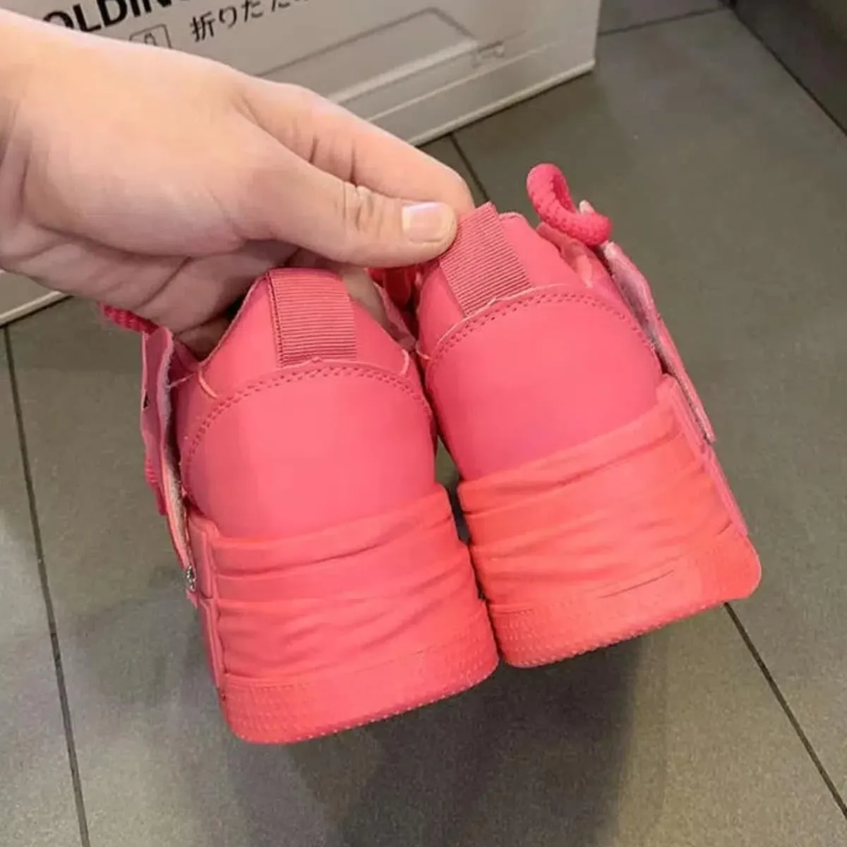 Women Y2K Chunky Sneakers, 3D Star Patch Streetwear, Eye-Catching Dopamine Color 5cm Height Boost Teens Walking Shoes Breathble