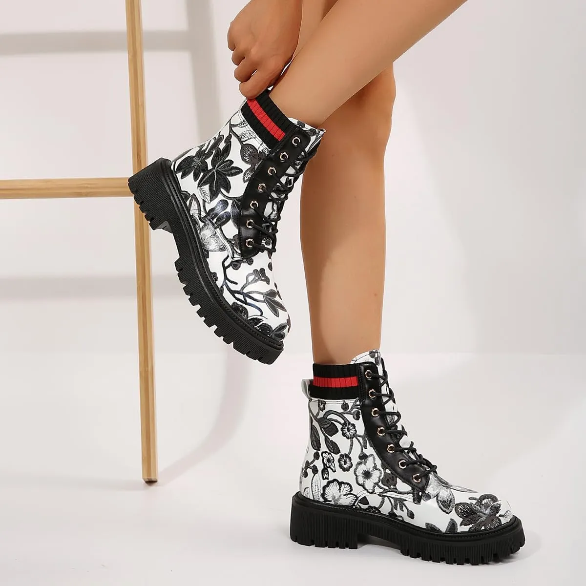 Women's Fashion Flowers Flat Ankle Boots for Women Lace-Up Ladies Fashionable Combat Boots