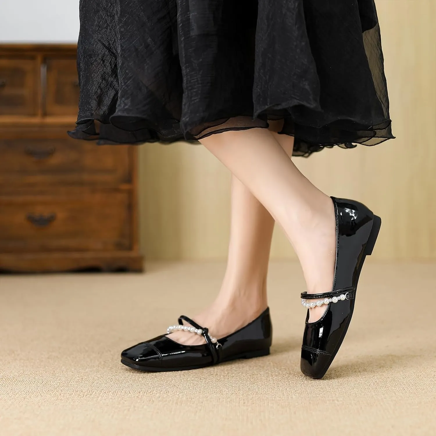 Women's Patent Leather Square Toe Mary Jane Flats Elegant Pearl Strap Slip-On Soft Ballet Walking Shoes Comfortable Casual Dress Flat Shoes