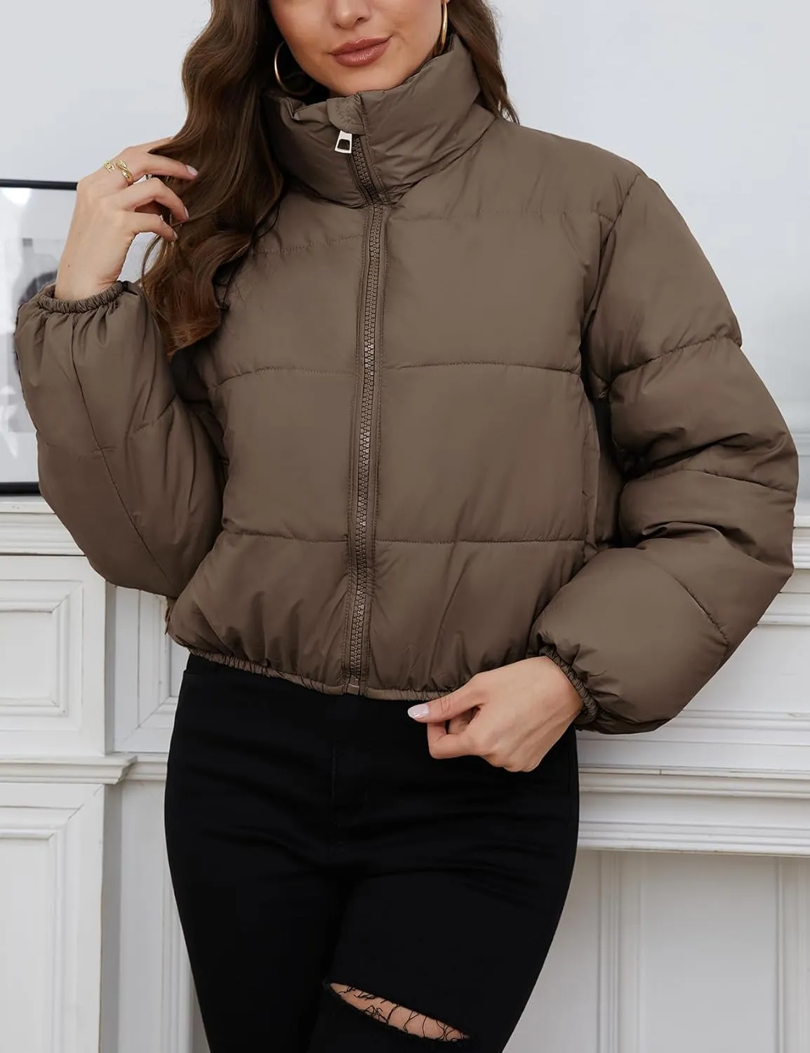 Wyeysyt Women's Cropped Puffer Jacket Winter Quilted Stand Collar Lightweight Outerwear Coats with Pockets