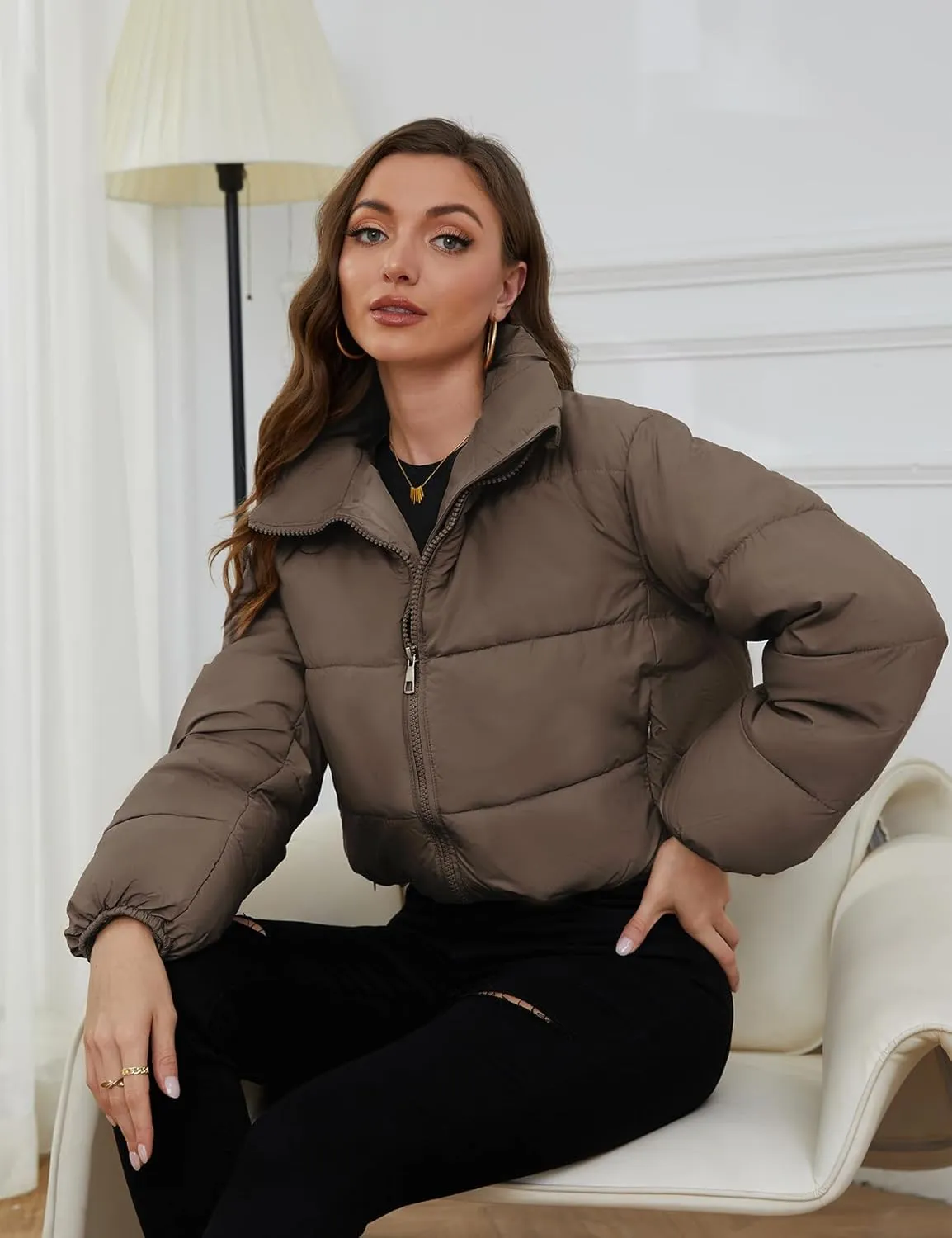 Wyeysyt Women's Cropped Puffer Jacket Winter Quilted Stand Collar Lightweight Outerwear Coats with Pockets
